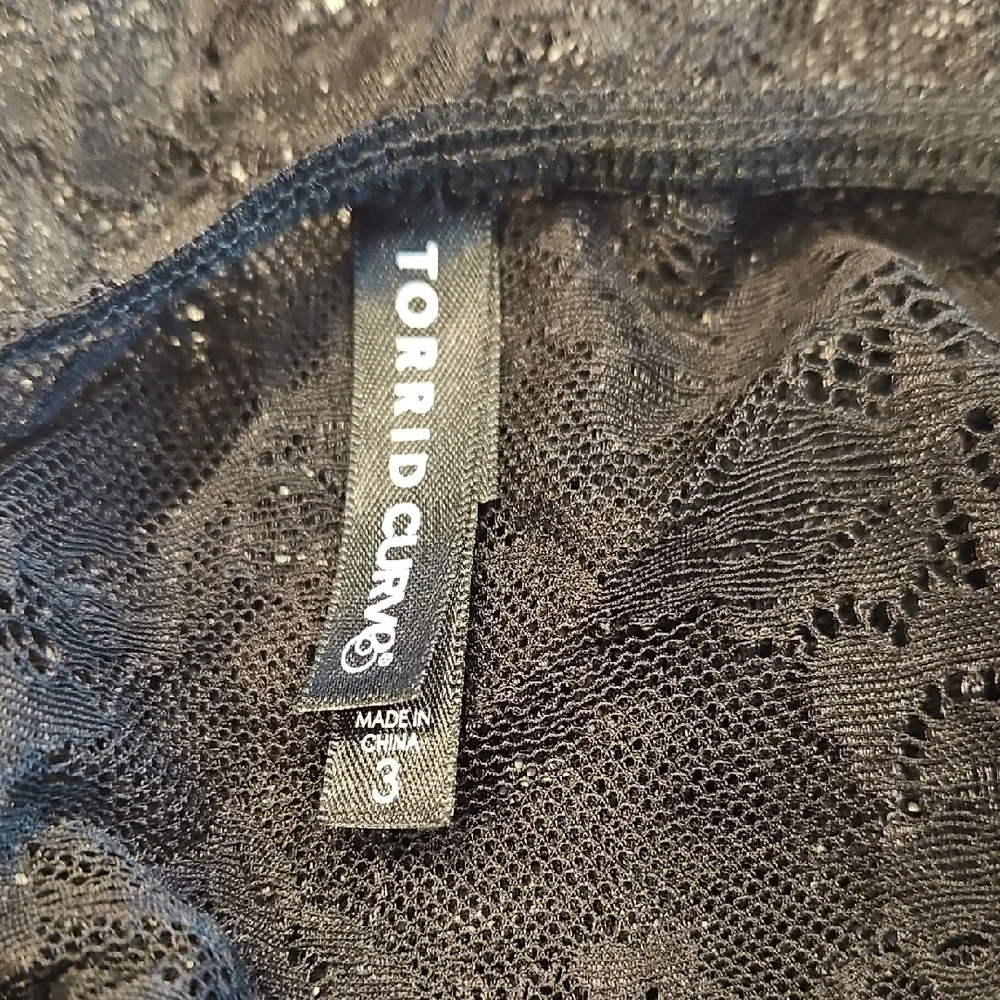 Torrid Curve Black Lace Under-It-All Crop Long Sleeve Top Bra Size 3 - Picture 9 of 12